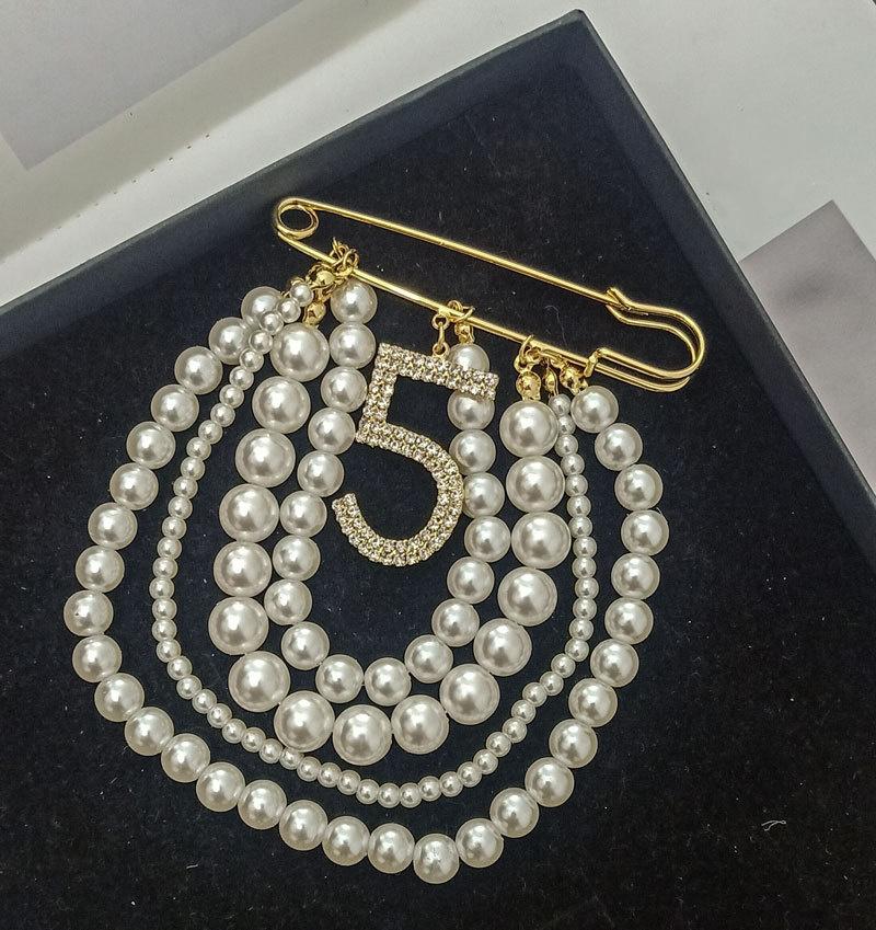 Classic Elegant Women Men Pearl Tassel Crystal Brooches Badges Vintage Lady Party Wedding Accessories Jewelry