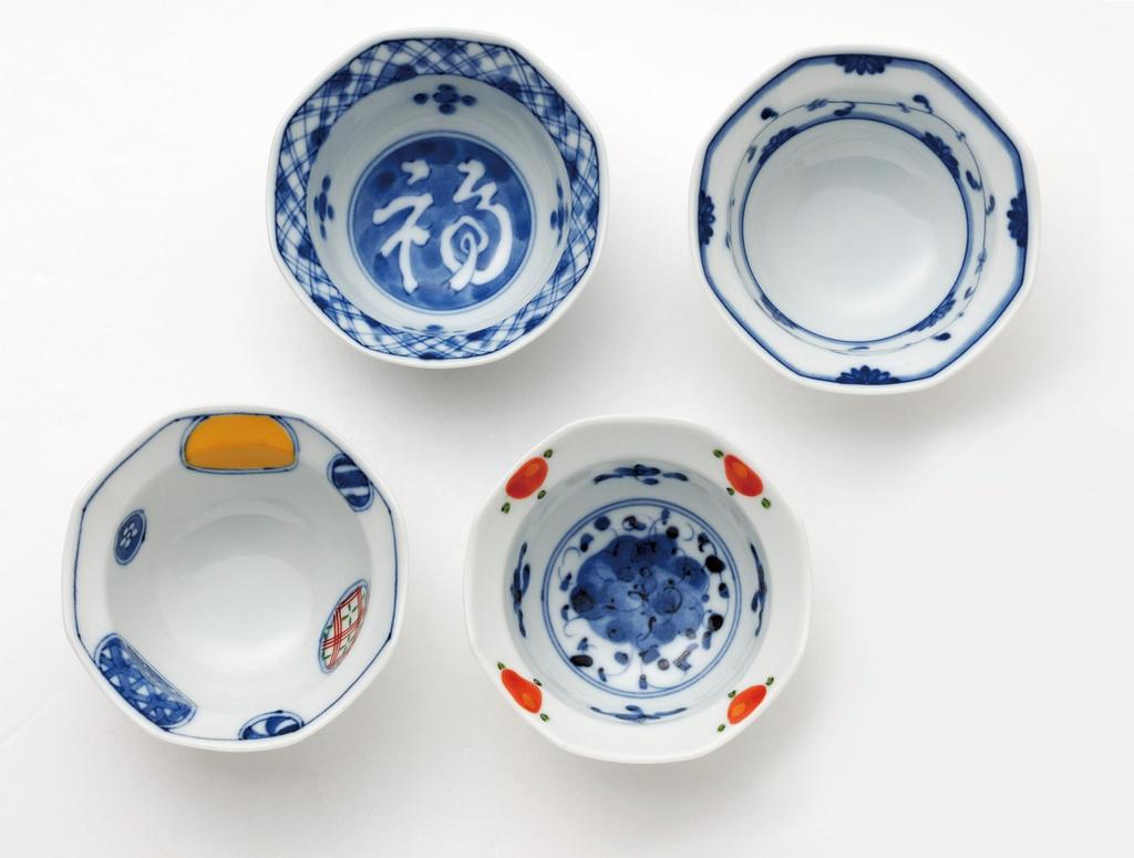 Saikai pottery (Saikaitoki) Small Bowls, Dyed Nishiki Design, Octagonal Small Bowls (Set of 4 Designs) for New Year's