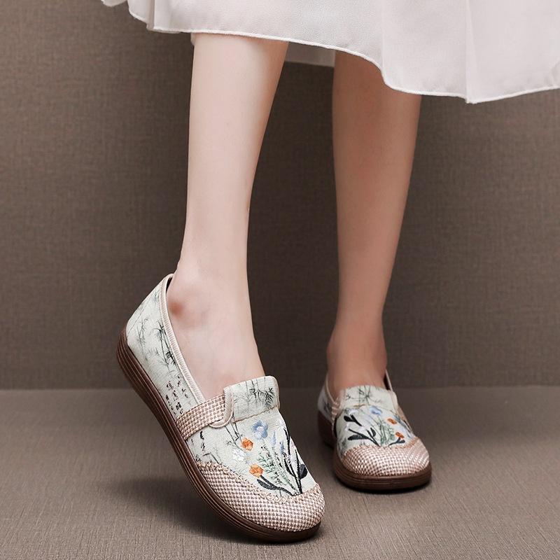 Cloth shoes new Chinese style comfortable medium shoes non-slip soft sole comfortable one-pedal single shoes