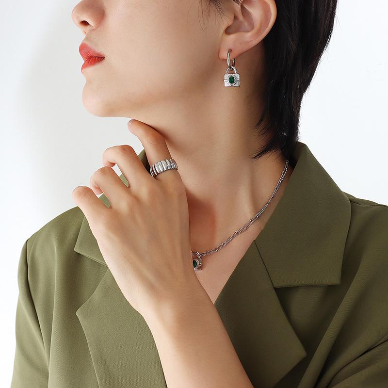 Korean Dongdaemun Retro Zircon Necklace & Non-fading Versatile Earrings Set