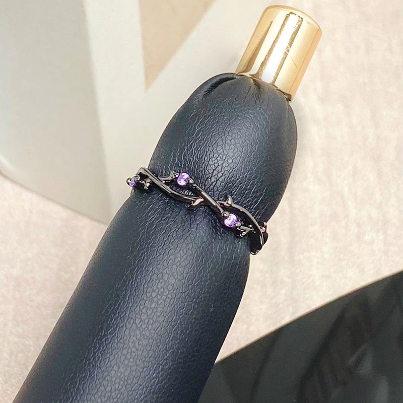 Dunkle Dornrose Lila Diamant Zir*****Stiftring Gestapelt mit Nischendesign Personalisierter High-End-Ring