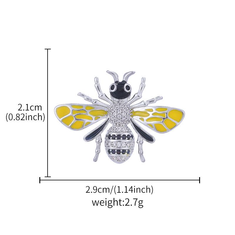 Nowy Styl Broszka Pszczoła z Kroplami Oleju - Urocza Pins Zwierzęcy na Kołnierzyki i Dodatki do Odzieży