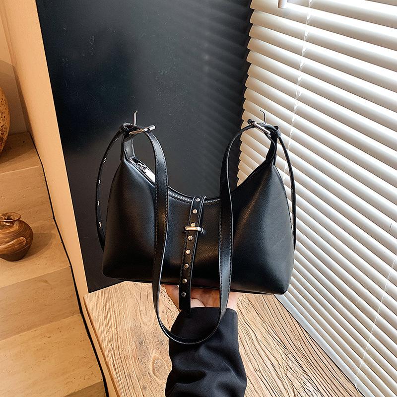 High-end Bag Women's New Autumn and Winter Niche Design Messenger Bag One Shoulder Underarm Dumpling Bag