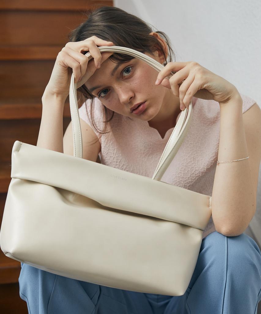 Lovecharm [Leah Shoulder Bag_Ivory] Leah Shoulder Bag_Ivory