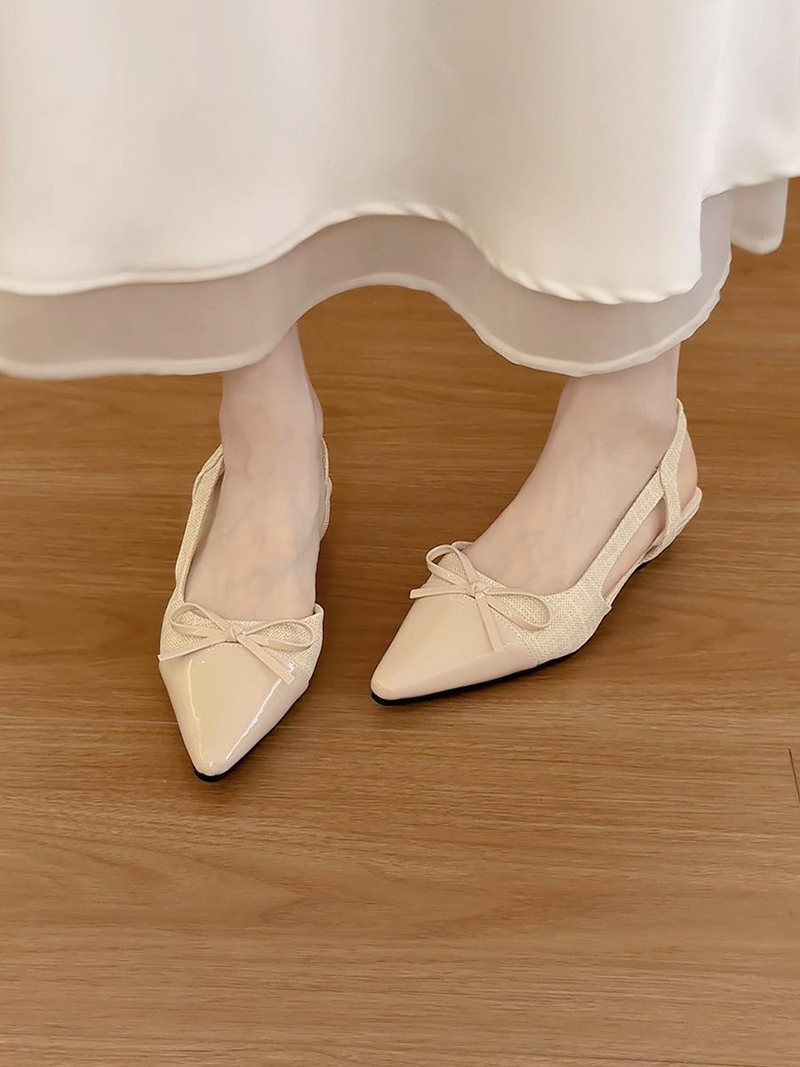 

MUKEKe Xiaoxiangfeng low-heeled apricot bow bag head sandals women s shoes 2025 summer skirt pointed single shoes 39