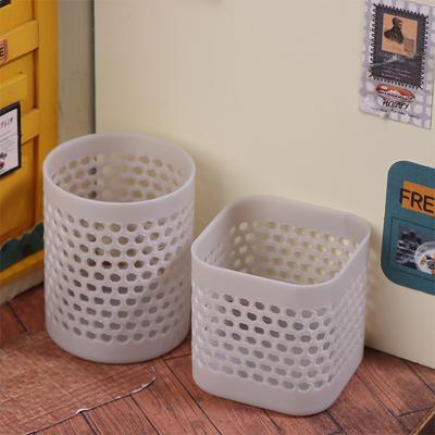 1/12 Casa de bonecas Mini cesta de armazenamento Cesta de roupa suja Modelo Casa de bonecas Móveis Decoração Casa de bonecas Acessórios de banheiro