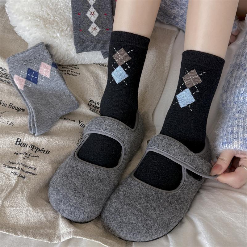 Woolen Socks for Women, Retro Diamond-shaped Mid-calf Socks, Warm and Thick for Autumn and Winter, Grey Pile Socks for Winter