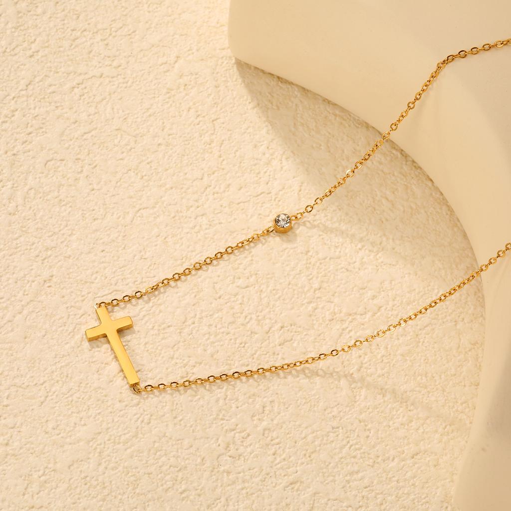 Minimalist Cross Pendant Necklace, Lightweight Luxury Choker, Elegant and High-end Stainless Steel Accessory for Women