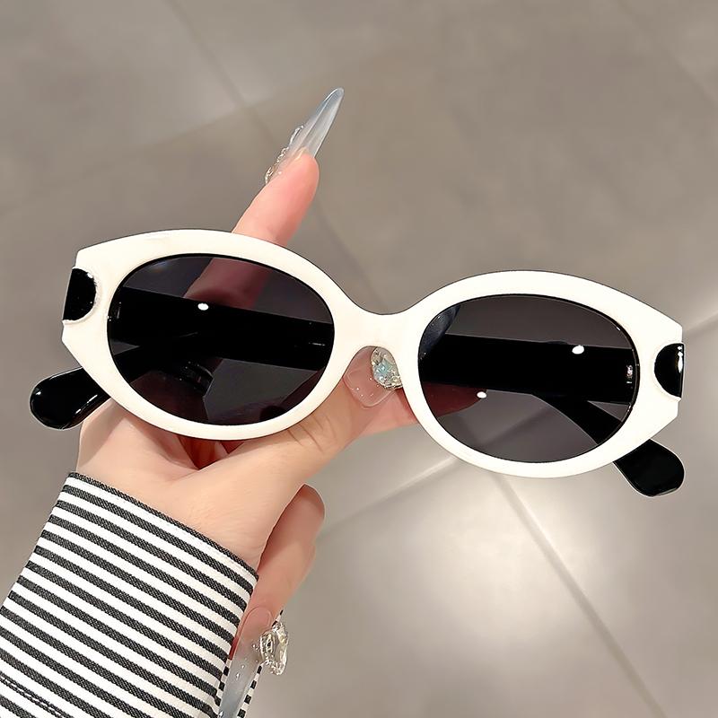 

Fashionable party two-color oval personalized fashion New street style shooting accessory single item sunglasses