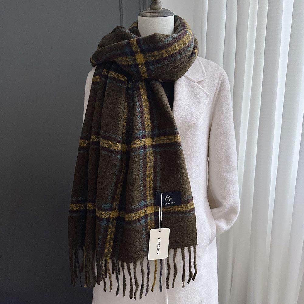 Elegant Plaid Cashmere Scarf for Men and Women - Versatile Thick Shawl, Warm, Windproof, Snow-Resistant, Machine Washable - Casual Outing