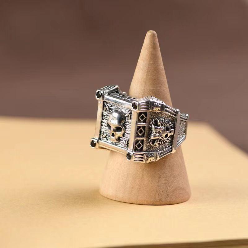 Nuovo Anello Teschio Quadrato Stile Punk da Uomo Anello alla Moda Gioiello Dominante per Mano
