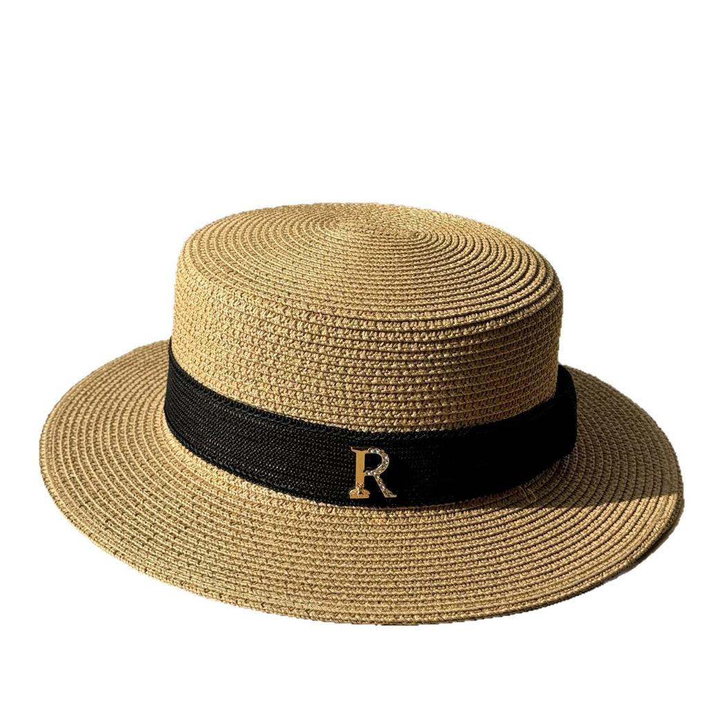 Retro Hepburn-style straw hat for women, suitable for summer outings and vacations at the seaside, beach sun protection hat, vintage flat-brimmed