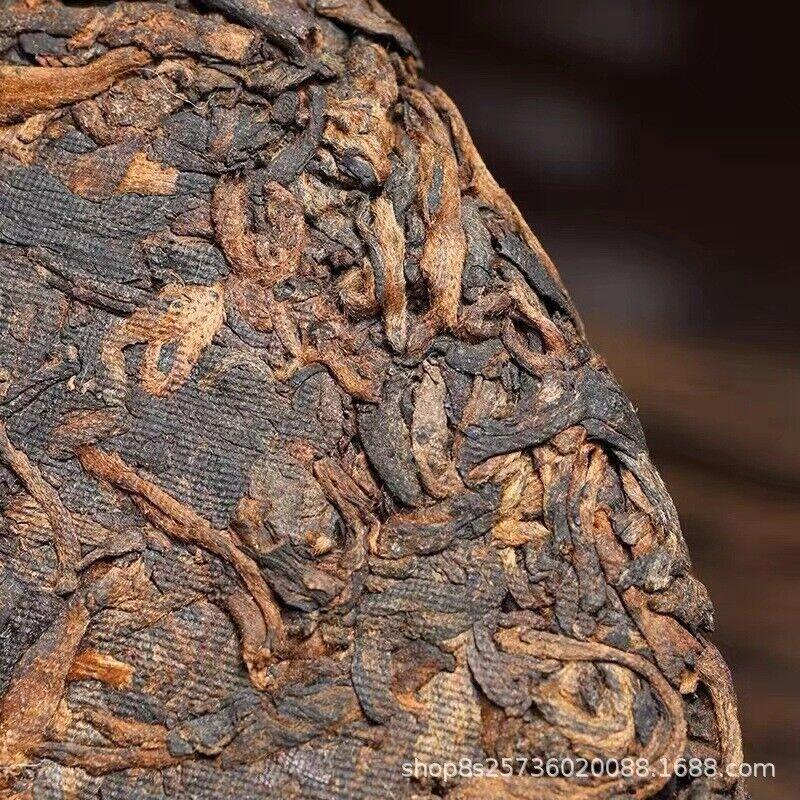 Torta Sette Zì dello Yunnan Germoglio d'Oro Artigianato Tradizionale Torta di Tè Puerh Maturo Tè 357g