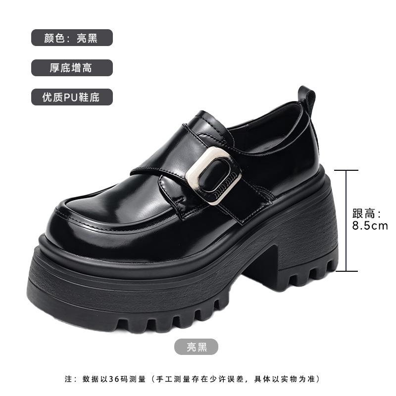

Маленькие кожаные туфли женские 2025 осень новые в британском стиле на платформе с круглым носком универсальные увеличивающие рост лоферы на толстом каблуке JK одинарные туфли 40 чёрный