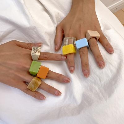 Temperamentfarbiger Acrylring Schlichtheitsring Neuer Geometrischer Quadratischer Ring