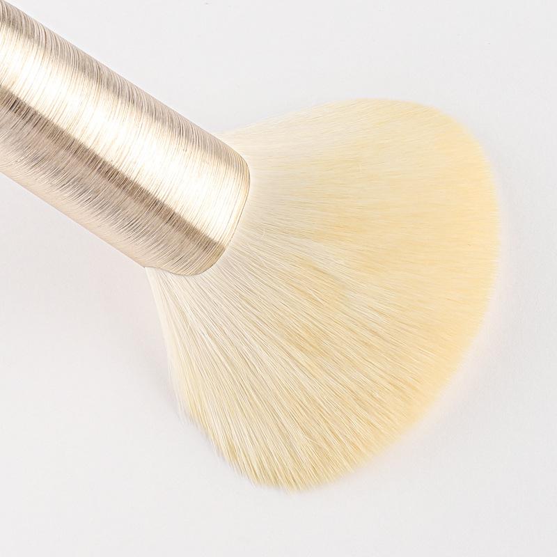 Nuovo pratico tubo spazzolato, pennello singolo grande per cipria libera, pennello per fard, strumenti di bellezza