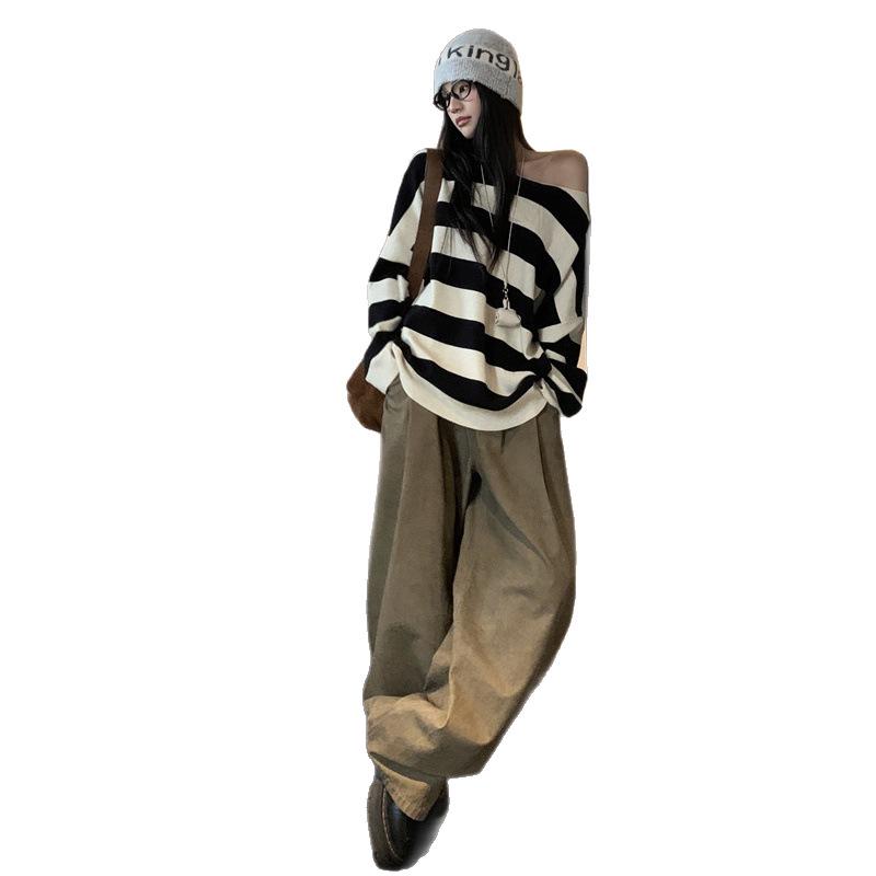 Retro Color-Block Off-Shoulder Knitted Sweater - Autumn 2025 Women's Fashion