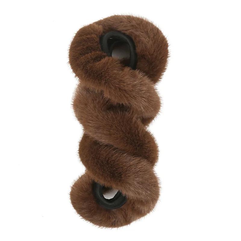 New Energy Vehicle Winter Anti Slip Plush Warm Steering Wheel Cover, Wear-resistant and Fashionable Universal Car Handle Cover