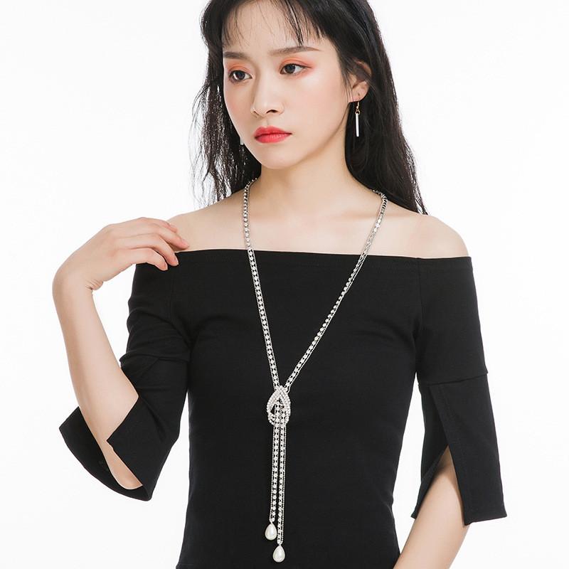 Elegant And Versatile Long Decorative Necklace For Women Perfect For Sweater Outfits