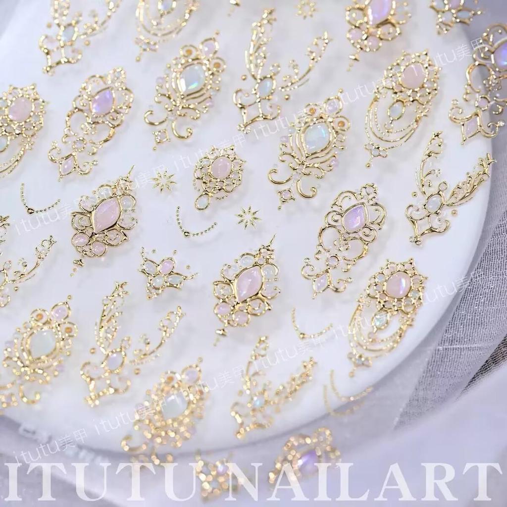Baroque Gold Scepter Nail Stickers: Retro Gem & Luxury Court Style