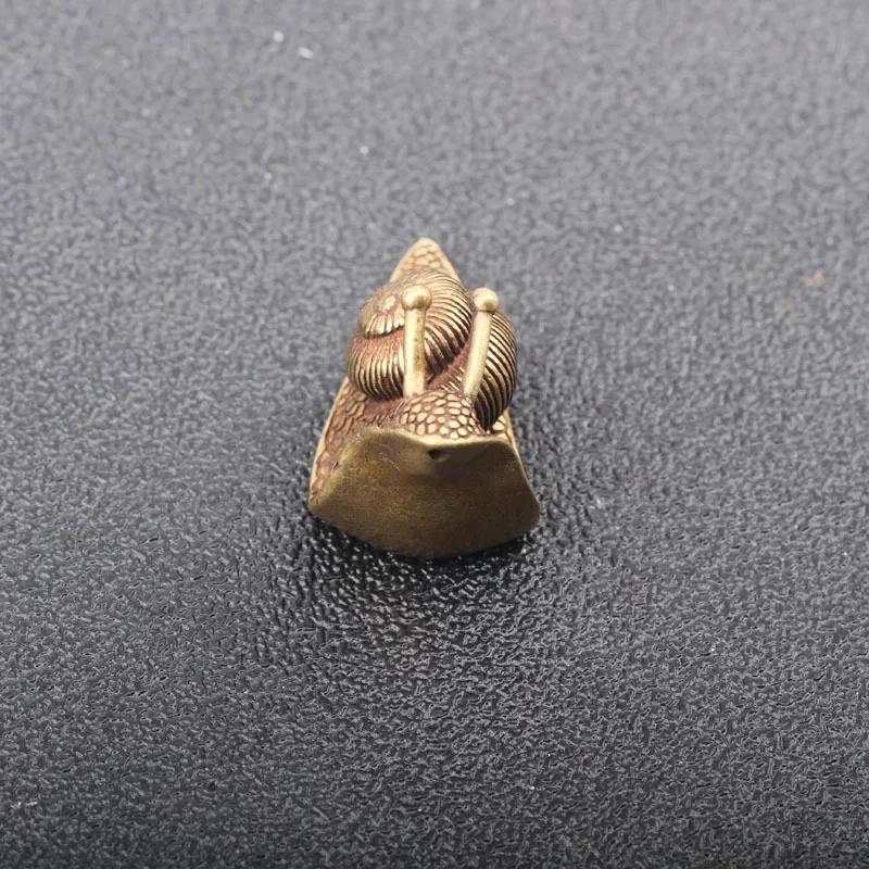 Mini Snail Personality Retro Pure Copper Statue Ornaments Desk Antique Brass Tea Pet Collection Home Decorations for Living Room