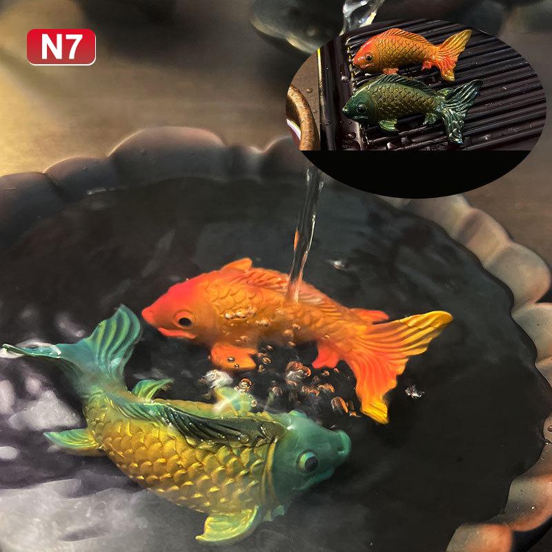 Colour-Changing Koi Carp Creative Desktop Tea Table Ornaments Decorations Two Fish Report Happiness Zen Teaware Accessories