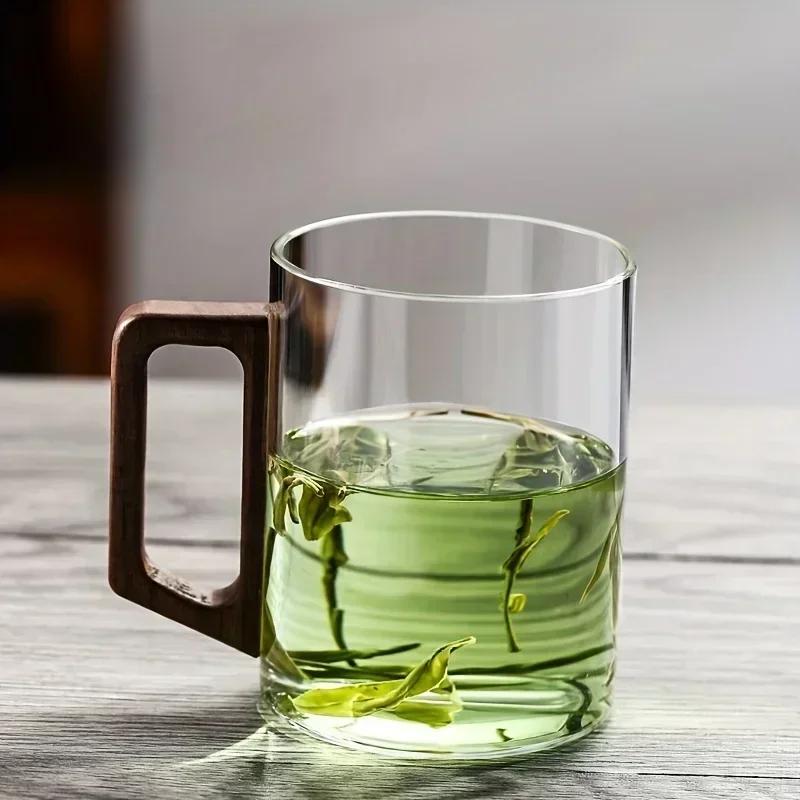 

440ml Glass Cups with Walnut Handle Household Heat-resistant Mug Large Capacity Tea Making Glassware Office Drinking Glasses 440ML
