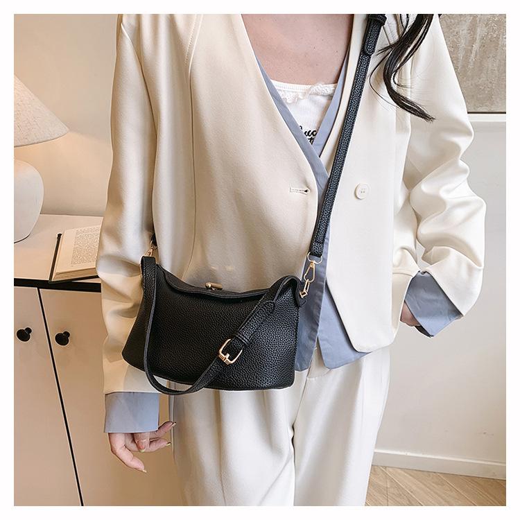 Autumn small fresh simple foreign style solid color handbag bag temperament casual messenger women's bag tide