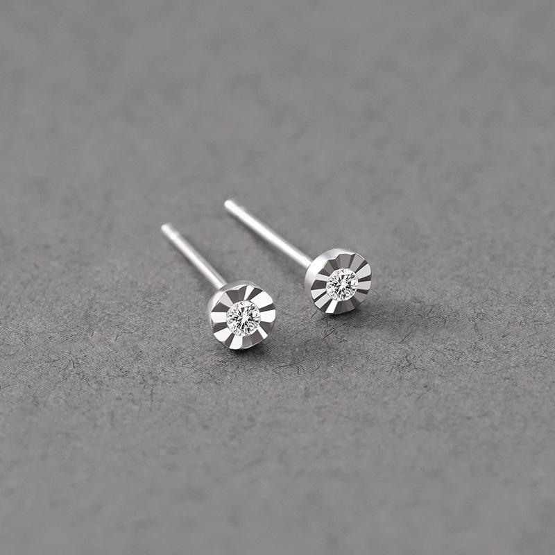 

Трендовые мужские серьги с одним мини-бриллиантом 2022 года — стильный, простой, нишевый дизайн