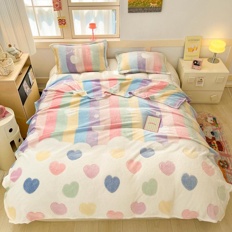 Cartoon Pink Strawberry Flannel Blanket for Kids Girls Soft Warm Lightweight Throw Blanket for Sofa Bed Traveling Camping Gifts
