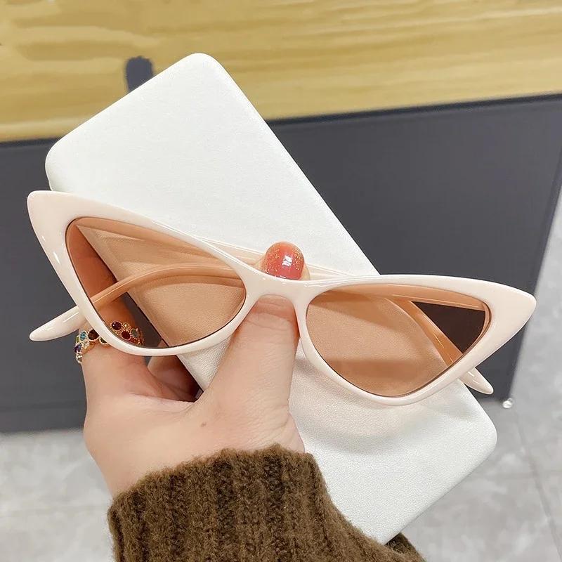 Occhiali da Sole Cat Eye alla Moda da Donna Uomo Esterno Retrò Eleganti Occhiali da Sole Maschere Unisex Resina Protezione UV400 Sportivi Occhiali da Sole Qualità