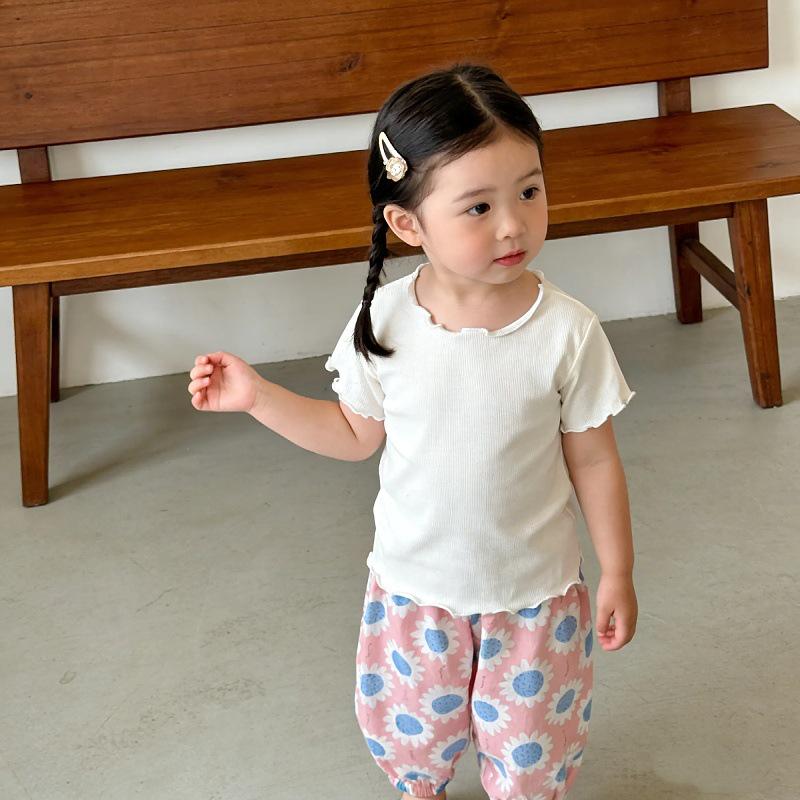 Zestaw koszulki z krótkim rękawem z lodowego jedwabiu i spodni odstraszających komary dla dziewczynek - Koreański styl 2025, Stylowy i wszechstronny strój letni