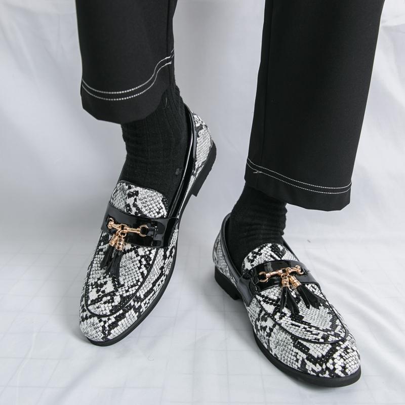 New Snakeskin Patte Loafers For Men's Pointed Tassels Slip On Shoes Male Designer Formal Wedding Dress Homecoming Footwear