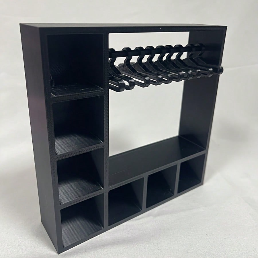 

Стойка для кукол, Коробка для хранения одежды для экшн-фигурок, С крючками, Дизайн с разделителями, Идеально подходит для коллекции и выставки кукол.