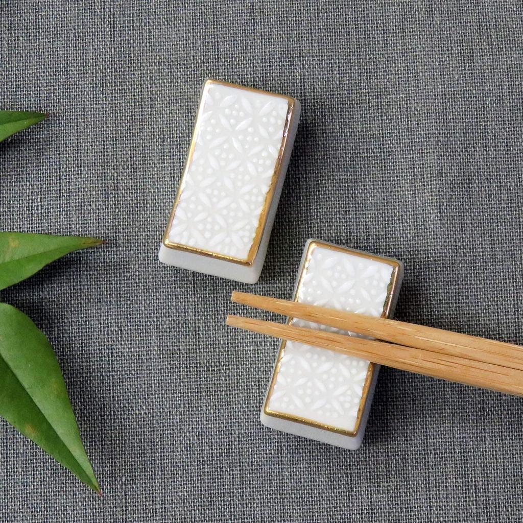 Waza No Stylish Japanese Kutani Ware Pair of Chopstick White Made In Kura Tableware, Rests, Cloisonné, High-quality Ceramic, Japan.