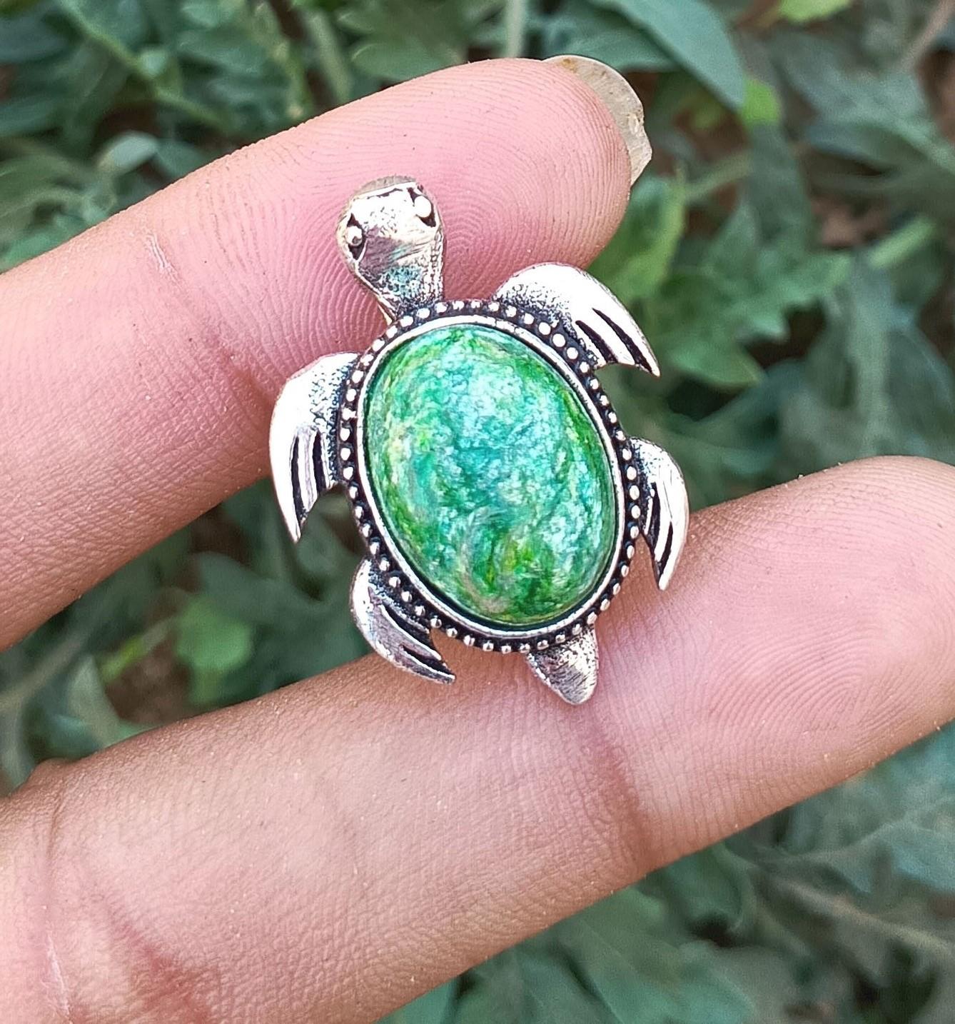 

Подвеска в виде черепахи с покрытием из стерлингового серебра 925 пробы и авантюрина