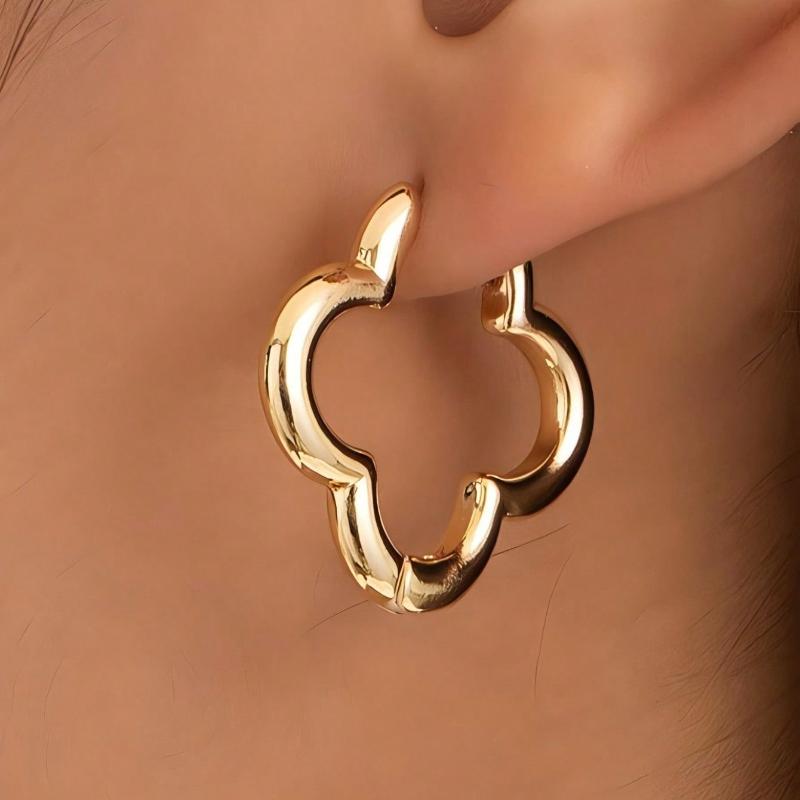 1pair Fashionable & Sweet Geometric Quatrefoil Flower Hollow Stud Earrings, Suitable for Daily Wear Jewelry Gift