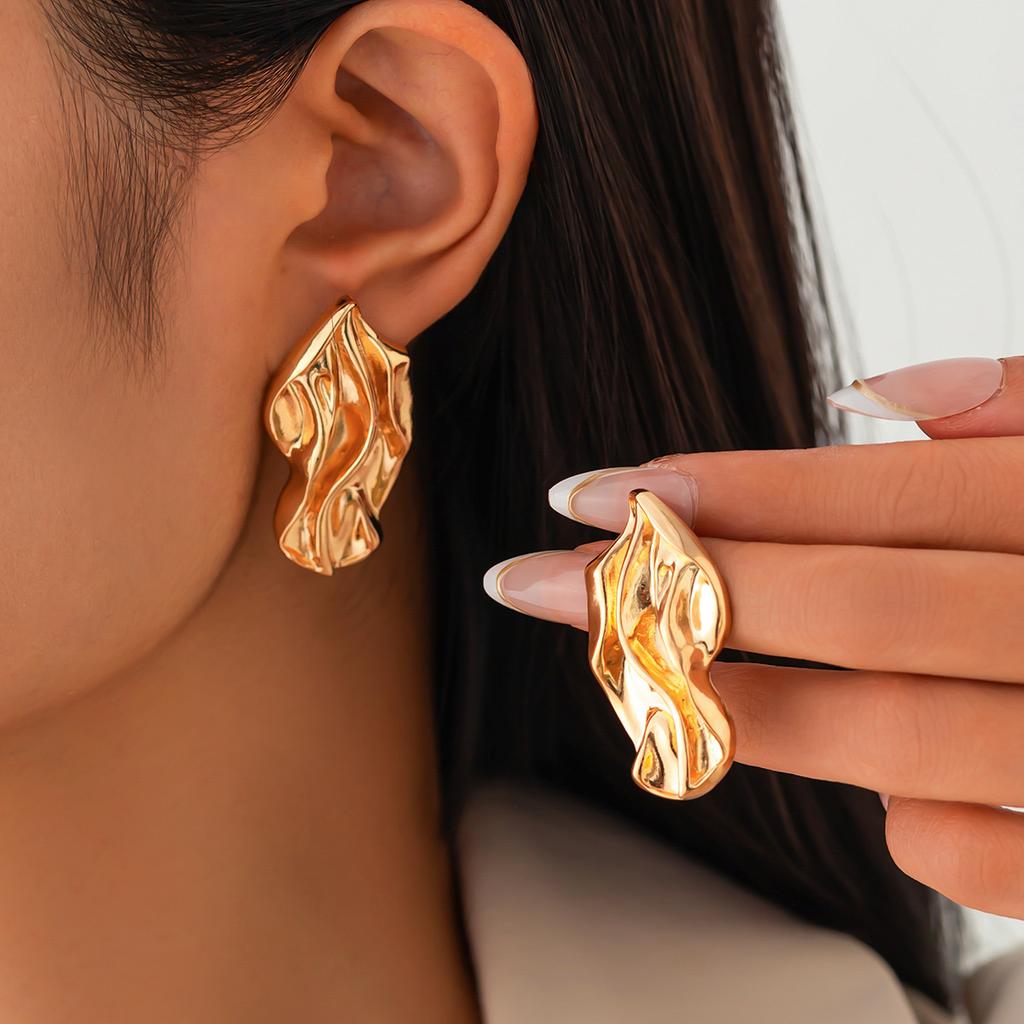 Personalized Irregular Liquid Metal Pleated Stud Earrings, Wind Geometry Square Thread Love Earrings