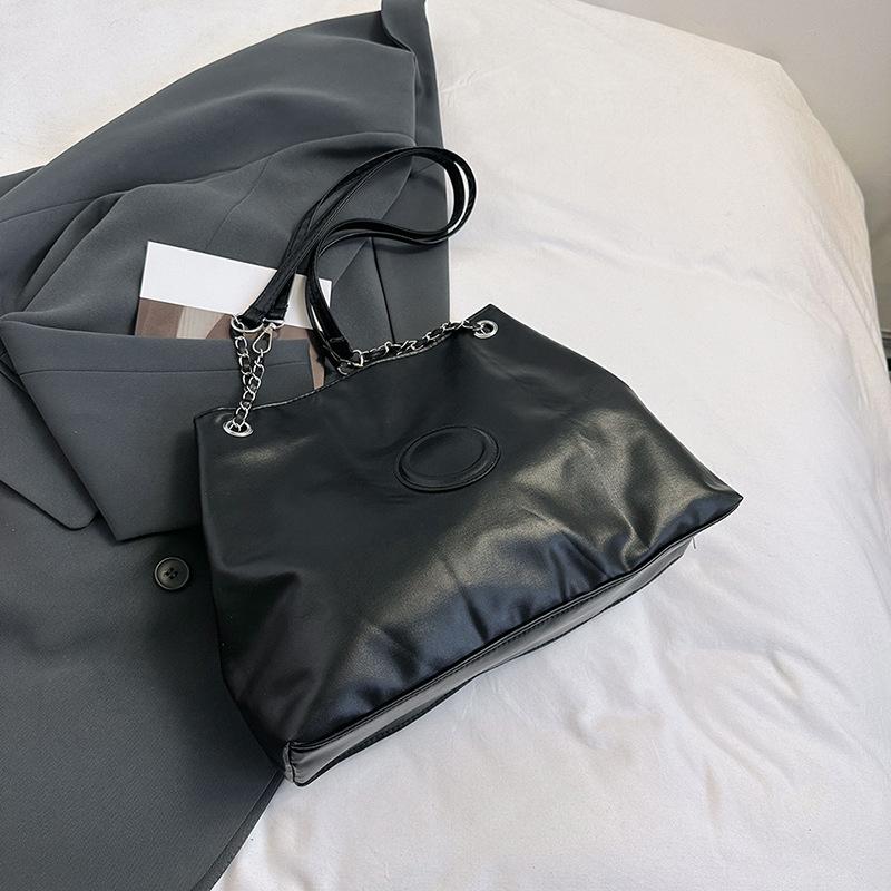 

Сумка через плечо Осень Новая большая вместительная сумка-тоут Модный повседневный рюкзак для колледжа