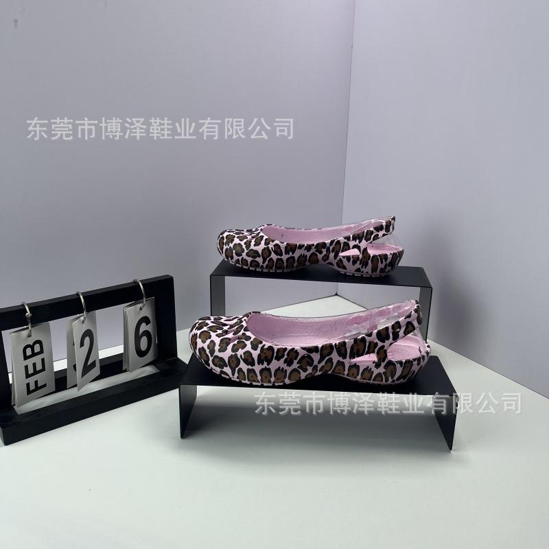 

New Melody nurse hole shoes women s summer flat bottom shallow mouth casual sandals garden beach shoes w9 is suitable for 40 feet