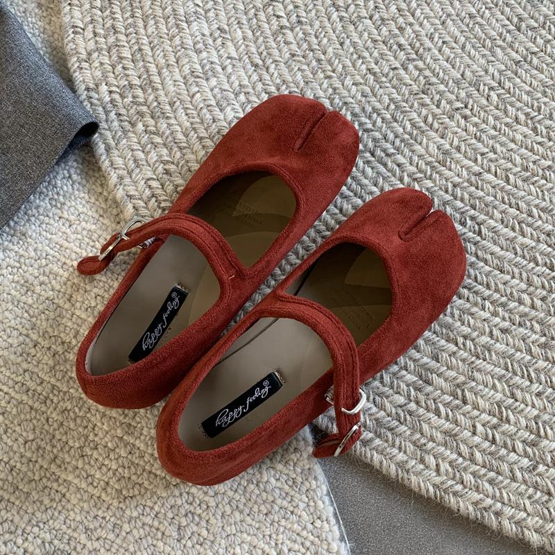 Fashion SUOJIALUN Autumn Women Flat Shoes Fashion Split Toe Slip On Loafer Shoes Flat Heel Soft Leather Casual Outdoor Shallow Ballerina