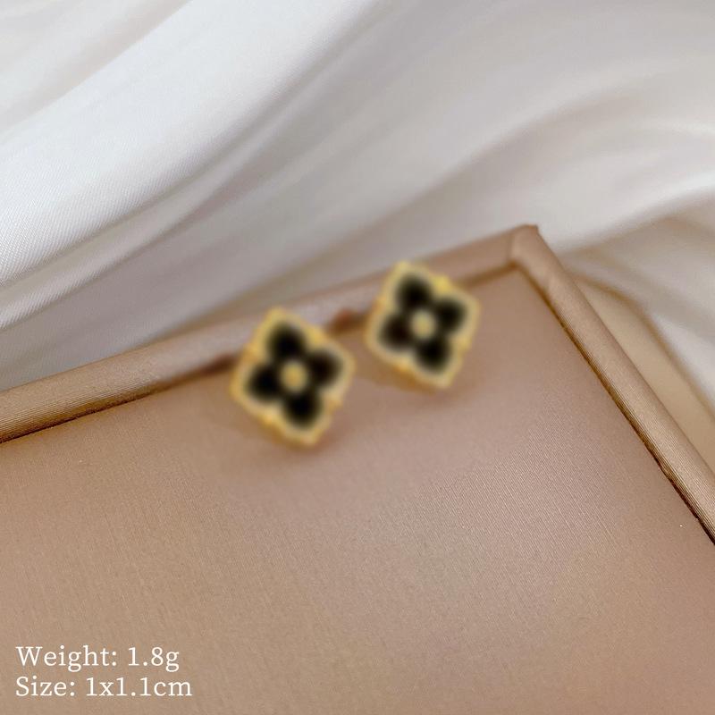 Shell Four-Leaf Flower Light Luxury Wedding Necklace Women'S Versatile Clavicle Jewelry