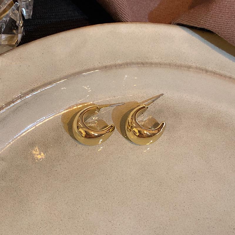 CCB Steel Needle Earrings Women's Cold Wind Personality Versatile Explosive Stud Earrings Trend Temperament Exaggerated Earrings