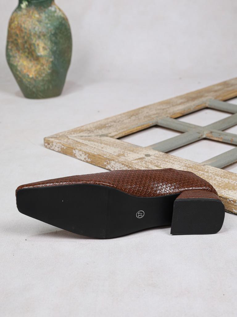 Französischer Platz erstes Jahr neue weiche Leder-Schuhe mit dickem Absatz Schlangenmuster einfach und vielseitig Mode mittelhoher Absatz tiefer Ausschnitt Temperament Einzel-Schuhe