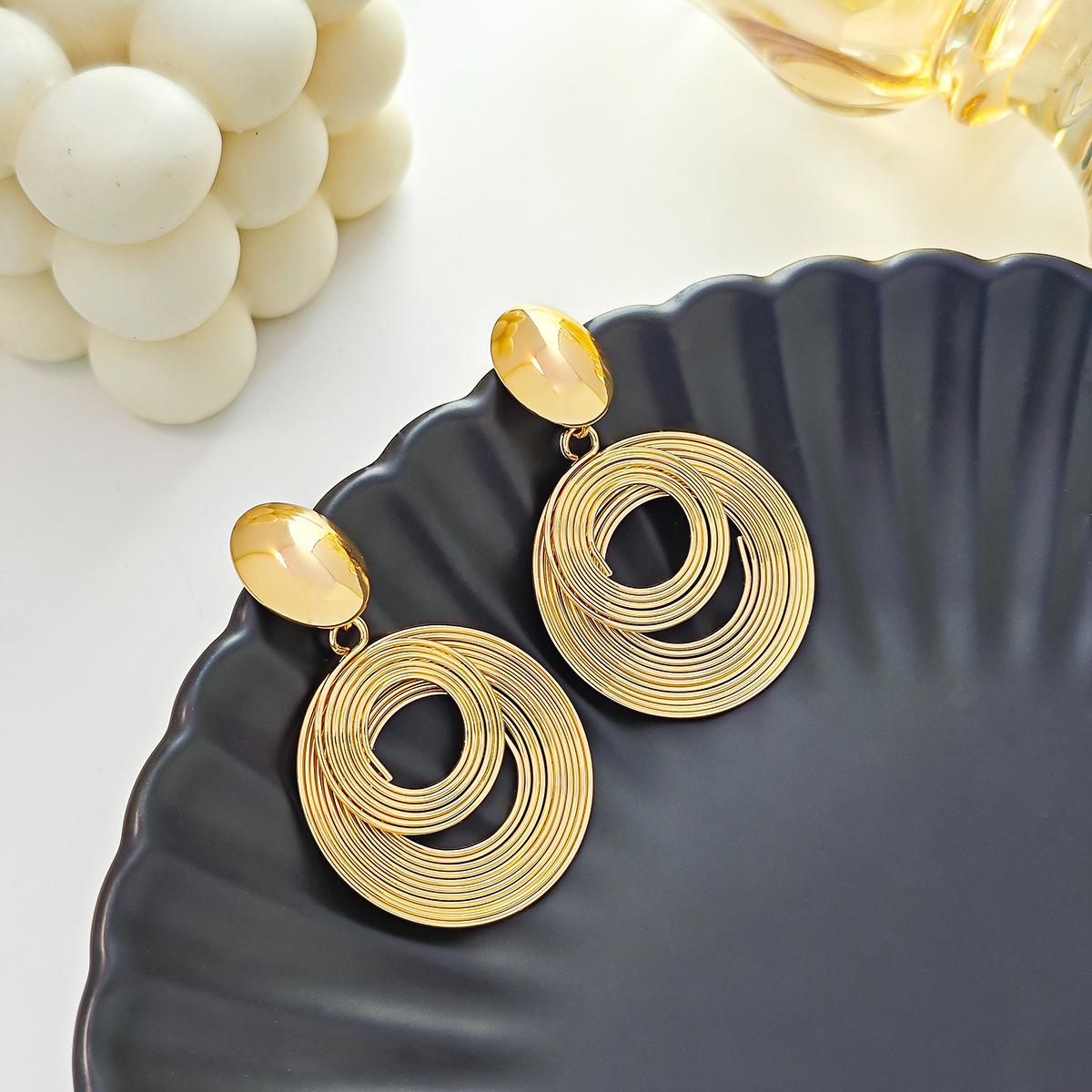 Metal Wind Geometric Round Hollow Earrings, Simple And Cold Wind Advanced Sense Multi-Layer Winding Earrings
