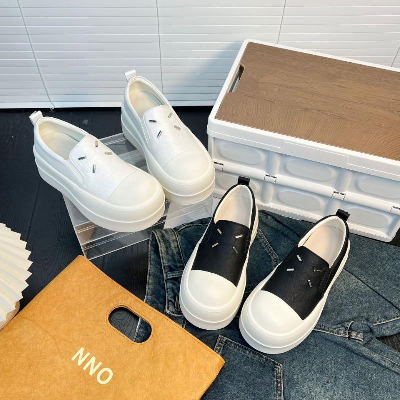 Thick-soled one-pedal muffin shoes women's new doll head versatile casual shoes single shoes