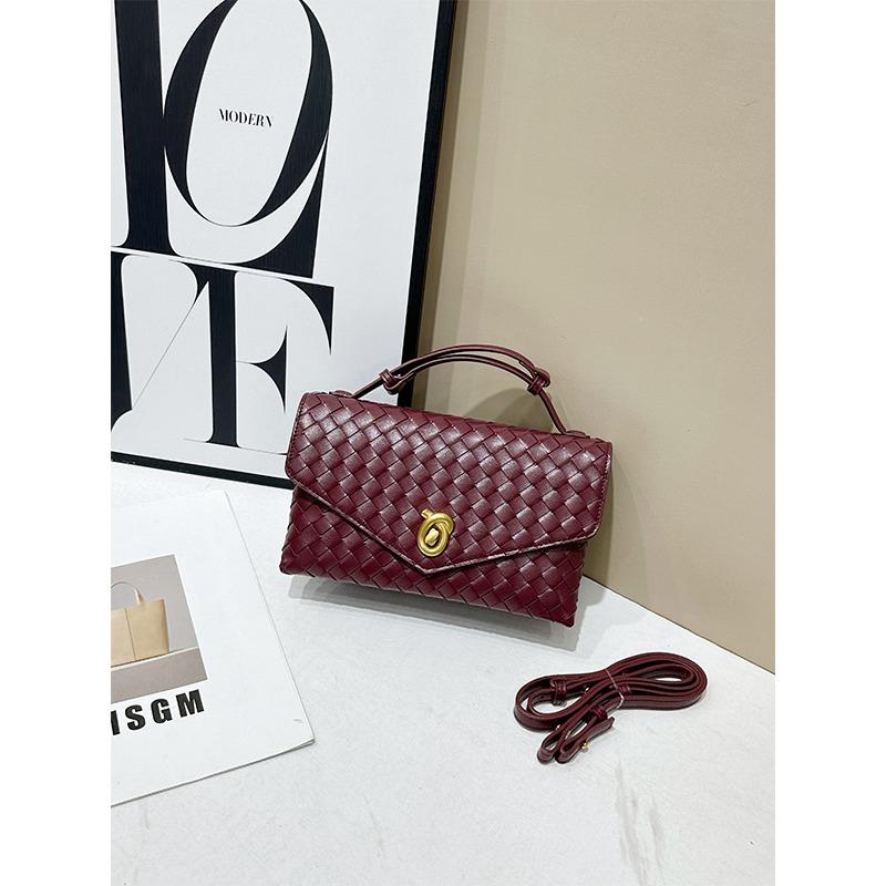 New Woven Bag Envelope Retro Briefcase Shoulder Portable Messenger Women's Bag