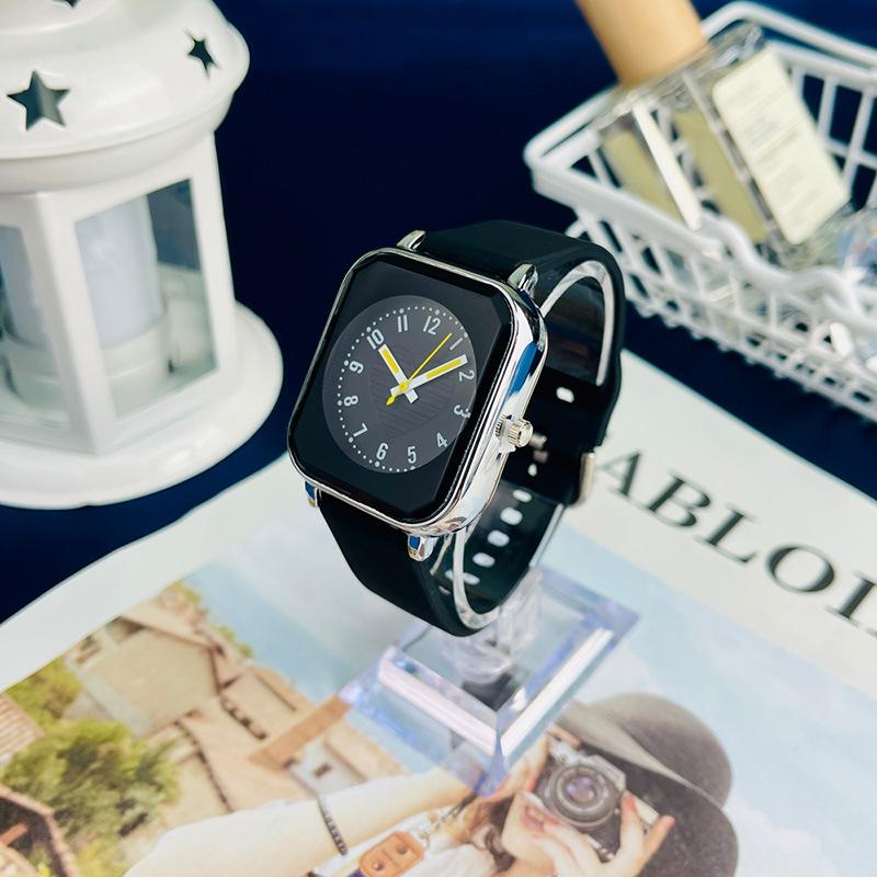JYL Couple Watch Silicone Heart Square Casual Strap