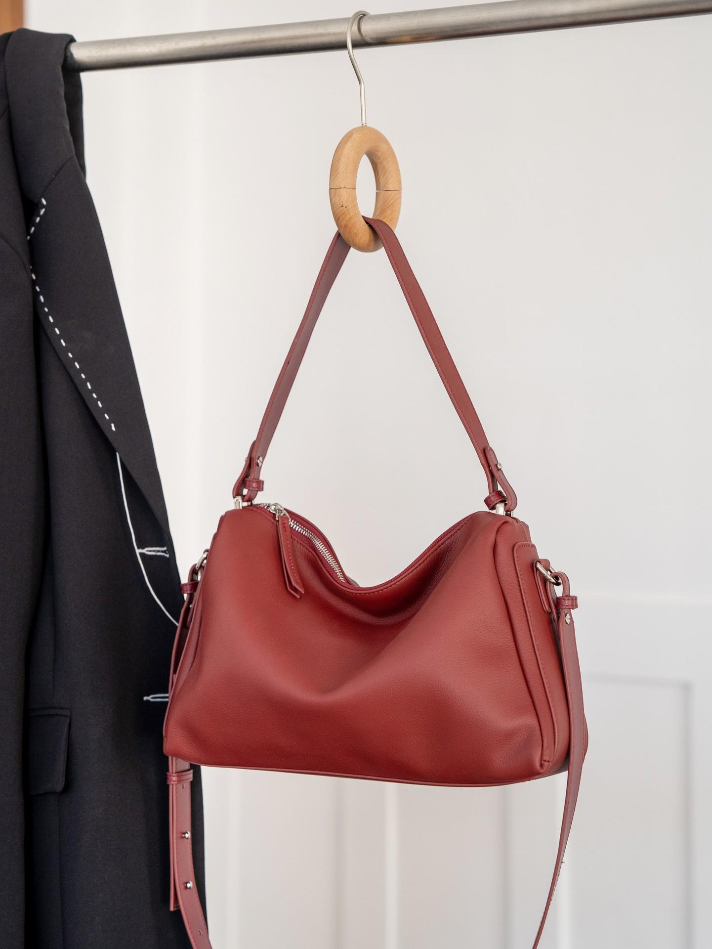 

Women s Large Capacity Genuine Cowhide Leather Crossbody & Shoulder Bag - Soft, Luxurious, Underarm Carry червоний