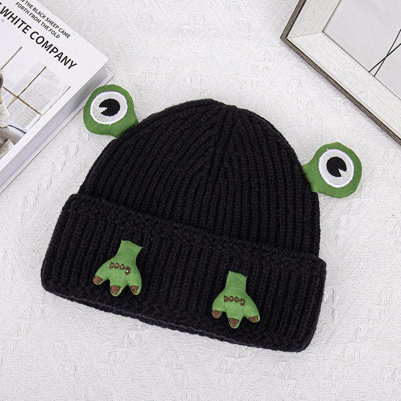 Green frog knitted hat, warm in autumn and winter, new outdoor riding set, ear protection, big eyes, wool hat.
